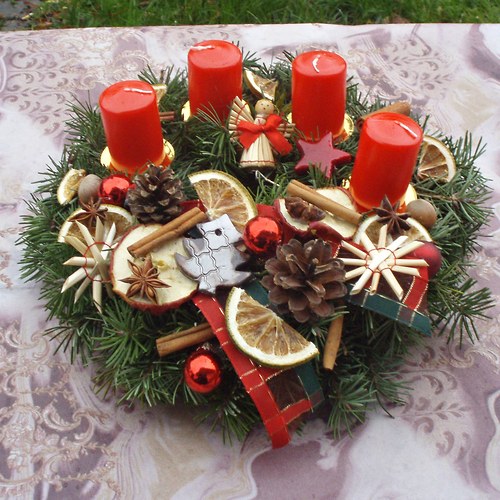 Adventní věnec - červený — foto 1