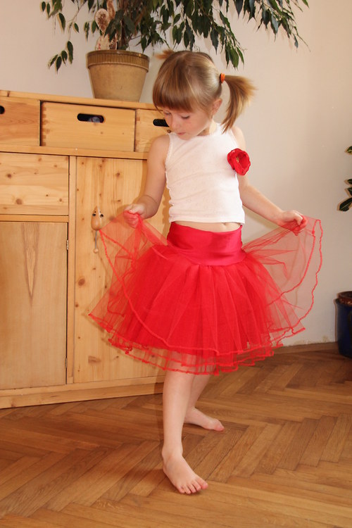 Červená TUTU — foto 1