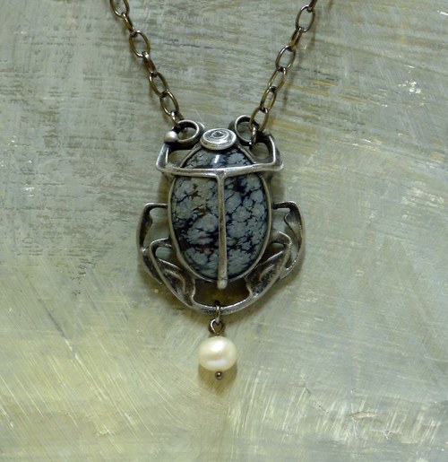 Brouček obsidiánový — foto 1