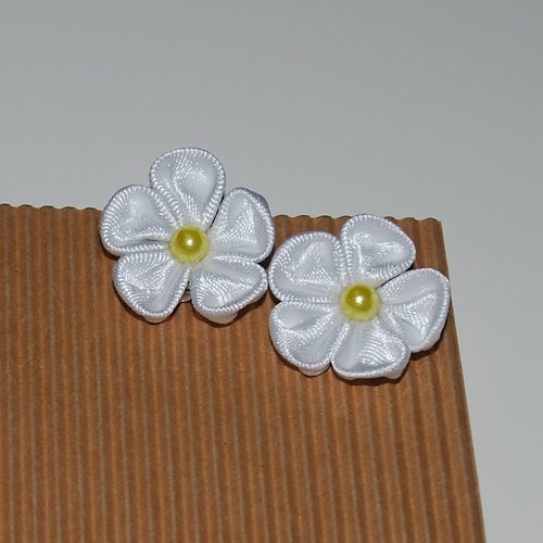 Kanzashi nausnice — foto 1