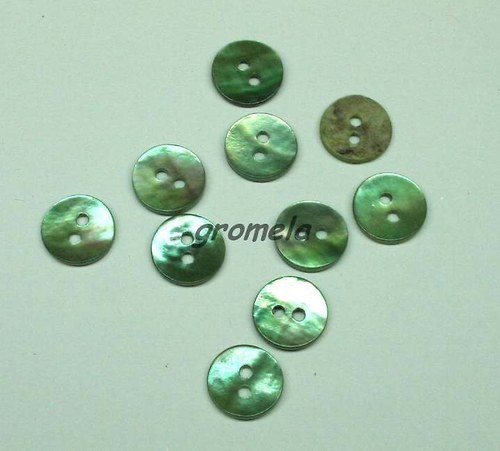 Knoflík perleťový zelený cca 11 mm (2 ks)