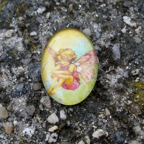 Skleněný kabošon — foto 1