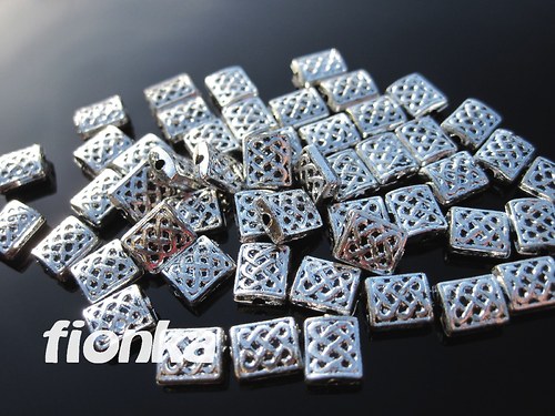 667, Komponent 7x6mm 50ks/19,- — foto 1