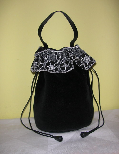 Kabelka "pompadur černá" — foto 1