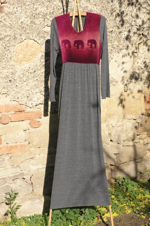Šaty Sloni – domácí ? — foto 1