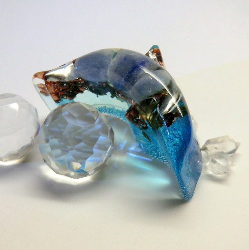 Orgonit *Amulet 5* Delfínek s Kalcitem — foto 1