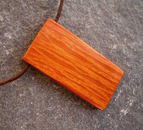 Dřevěný šperk - prkénko lace sheoak — foto 1