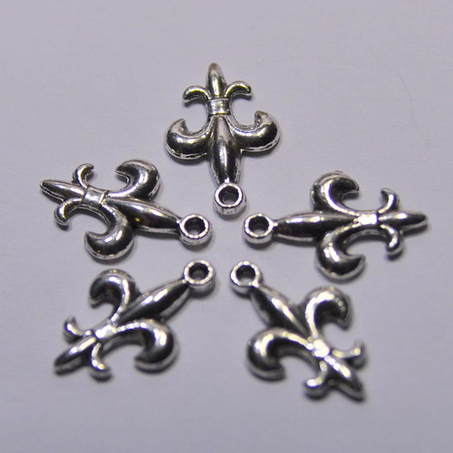 STR888 Symbol - Lilie 15x12 mm/2ks