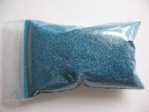 Jemné modré glitry