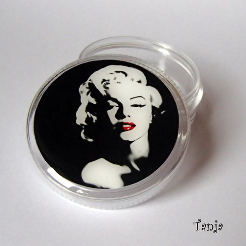 Krabička Marilyn Monroe — foto 1