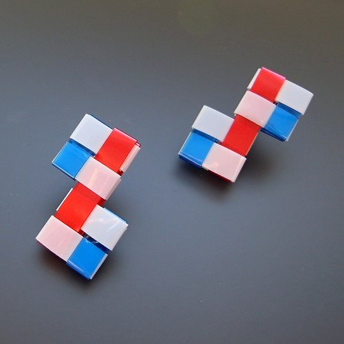 Upcycling: Náušnice Bílo-Rud-Mod DOUBLE