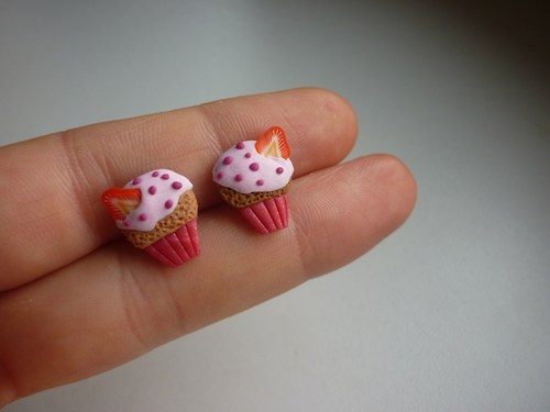 Jahodové muffinky s polevou — foto 1