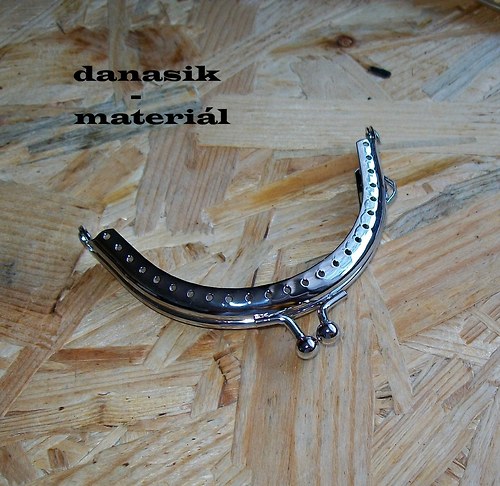 RÁMEČEK NA PENĚŽENKU PLATINOVÝ - 8 cm — foto 1