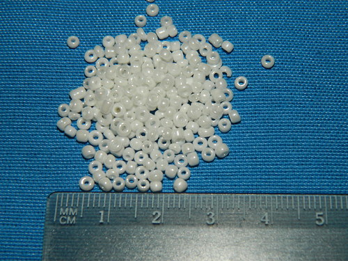 Korálky rokajl bílé 2 mm