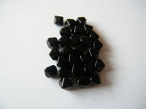 Pyramidky černé 18ks — foto 1