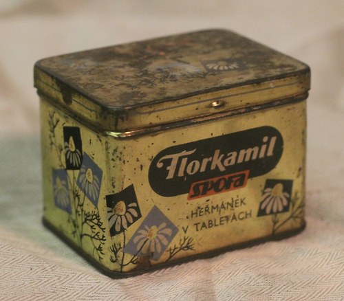 Retro plechová krabička Heřmánek v tabletách — foto 1