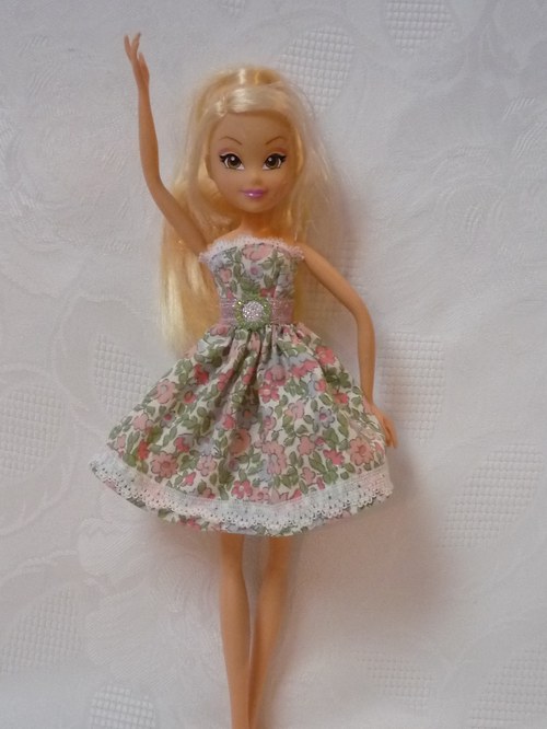 Krátké šaty pro Winx — foto 1