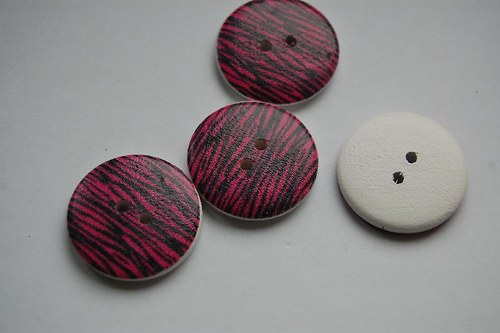 Dřevěný knoflík 30 mm — foto 1