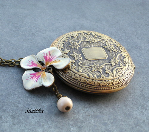 Náhrdelník - medailonek ,,ORCHIDEJ,, — foto 1
