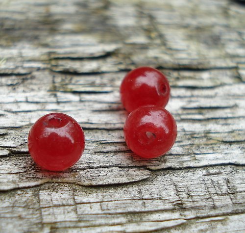 Jadeit červený 6mm 4ks — foto 1