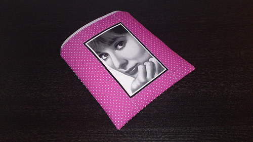 Kapsička Audrey Hepburn retro — foto 1