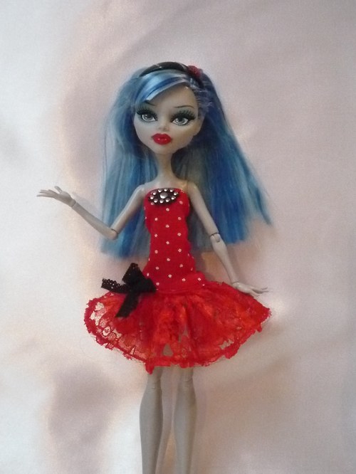 Monster High miluje červenou — foto 1