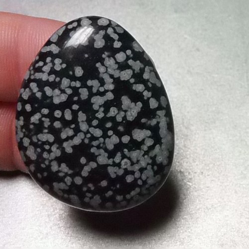 Obsidián vločkový - placka D167 — foto 1