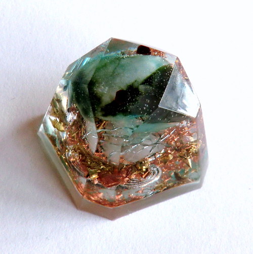 Orgonit *OBJ * Diamant se Smaragdem — foto 1