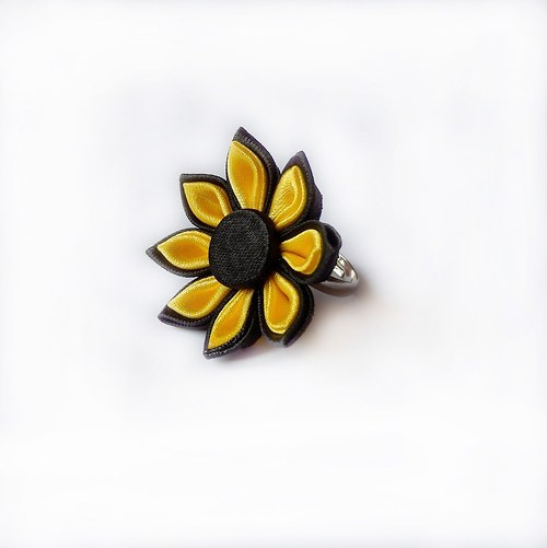 Prstýnek z kanzashi — foto 1