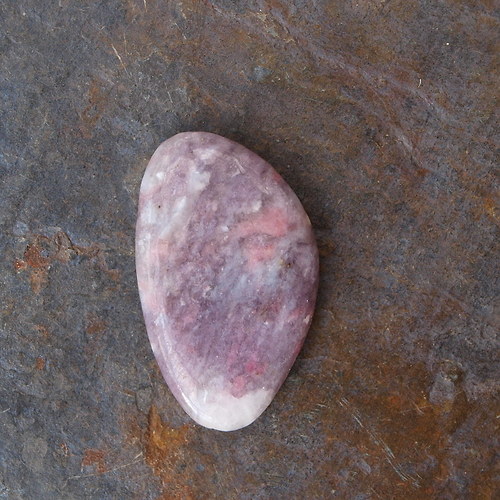 Lepidolit. 36x22mm — foto 1