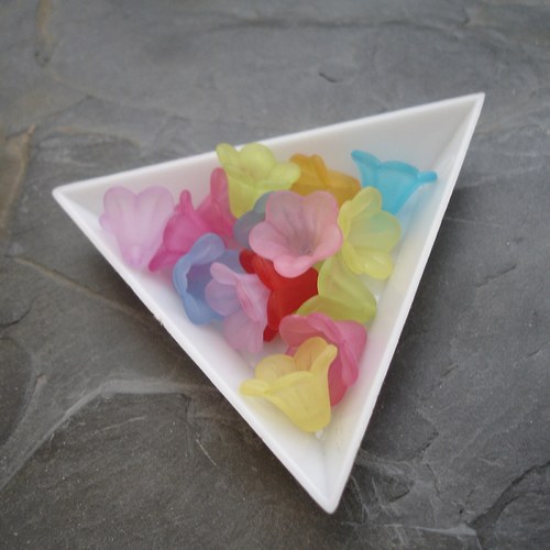 .Mix plastových zvonečků 14x10 mm