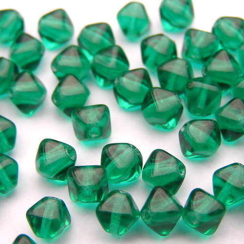 6 mm Lucerny pyramidky zelené emerald 100 ks