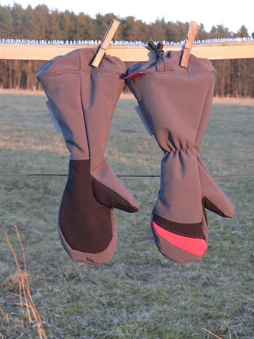 SLEVA!!! Teplé rukavice-softshell, šedé s fuchsio. — foto 1