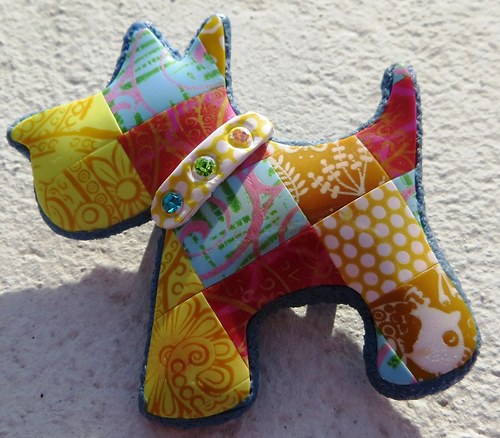 Pejsek jako z patchworku — foto 1