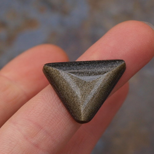 Obsidián stříbrný, kabošon č. 1379 — foto 1