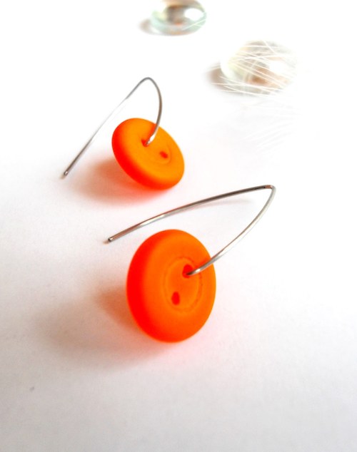 Světluška ztratila knoflík – oranžový