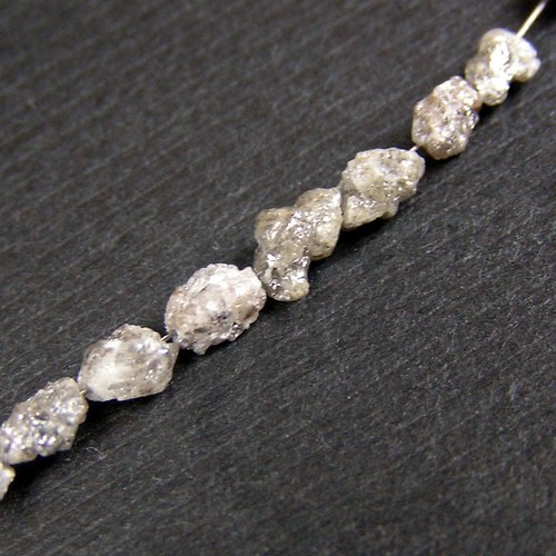 Surové diamanty (4 - 5 mm) — foto 1