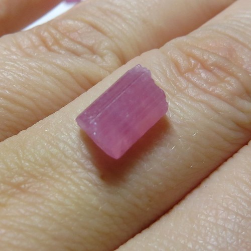 Rubelit -Brazílie; krystalek č.RS 09 — foto 1