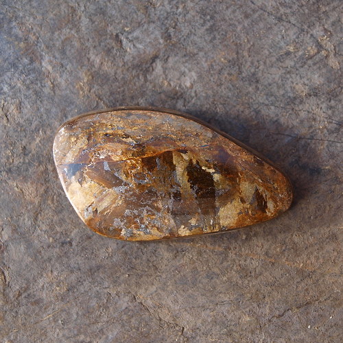 Bronzit, kabošon č.1402 — foto 1
