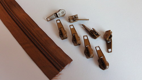Zip (2 m) + jezdec ( 8 ks) - 5mm hnědá (299)