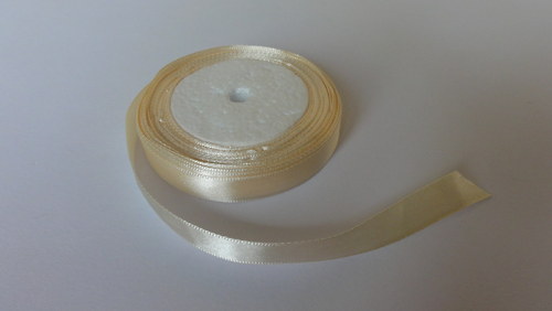 Saténová stužka 9mm - 3m - vanilková (57)