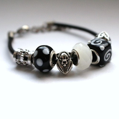 Black or white? — foto 1