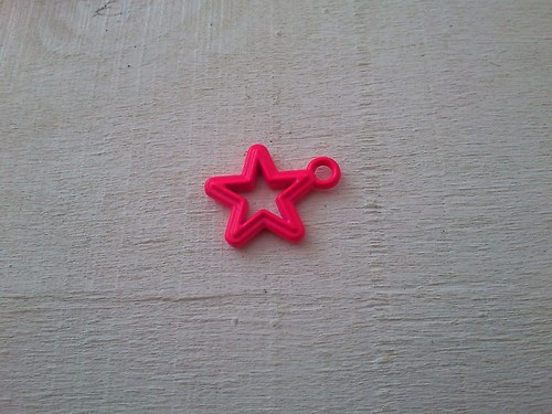 Hvězdička 15x18 mm - neonově růžová