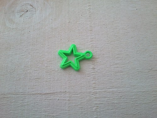 Hvězdička 15x18 mm - neonově zelená