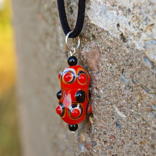 Červený amulet - výprodej — foto 1