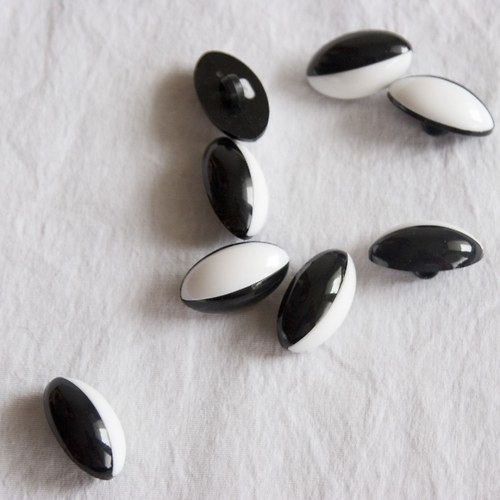 Plastový knoflík 14 mm (1ks)
