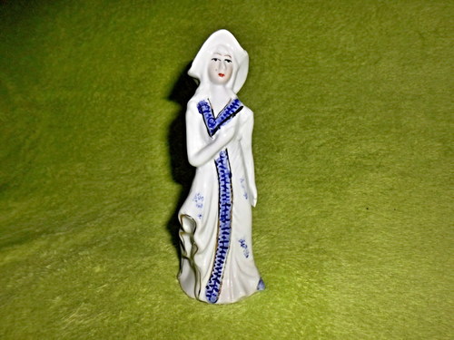 Madam v klobúku