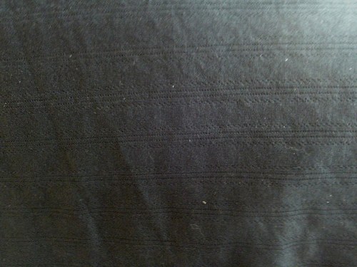 Černá dírkovavá pletenina — foto 1