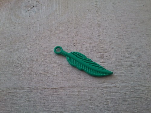 Pírko 9x30 mm - zelené