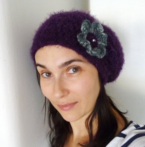 Fialový baret na přání — foto 1